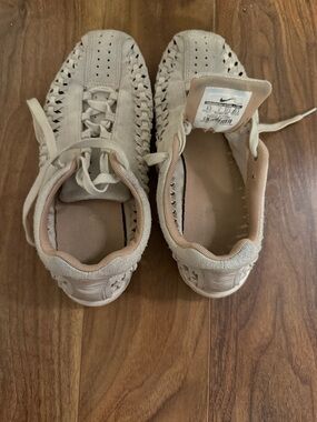 Nike Women’s Light Beige Woven Sneakers